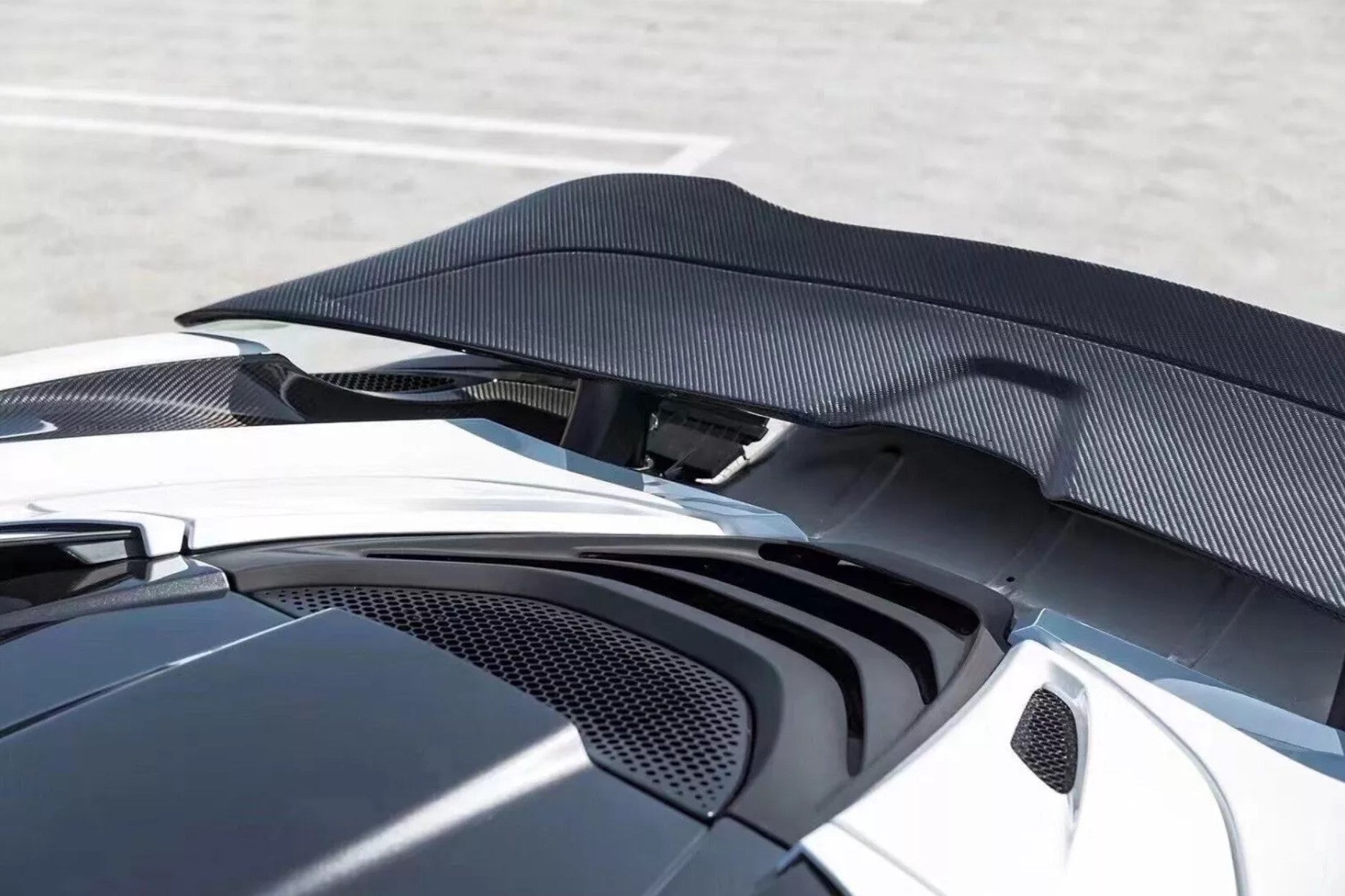 Carbon Fiber V Style Rear Spoiler Wing - McLaren 720S