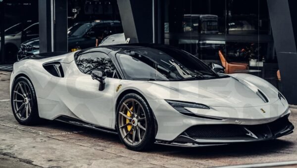 Carbon Fiber OEM Style Side Skirts - Ferrari SF90 Stradale (2020-UP)