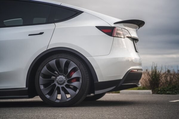 Carbon Fiber Trunk Spoiler V Style - Tesla Model Y (2020–2025)