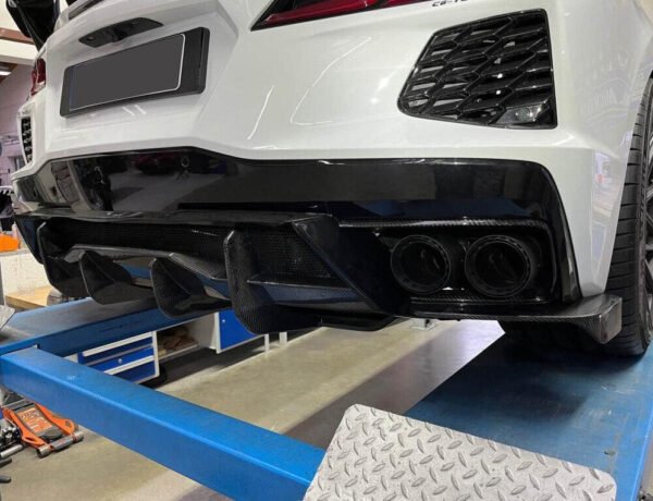 Carbon Fiber Big Fin Rear Diffuser - Chevrolet Corvette C8 Stingray (2020+)