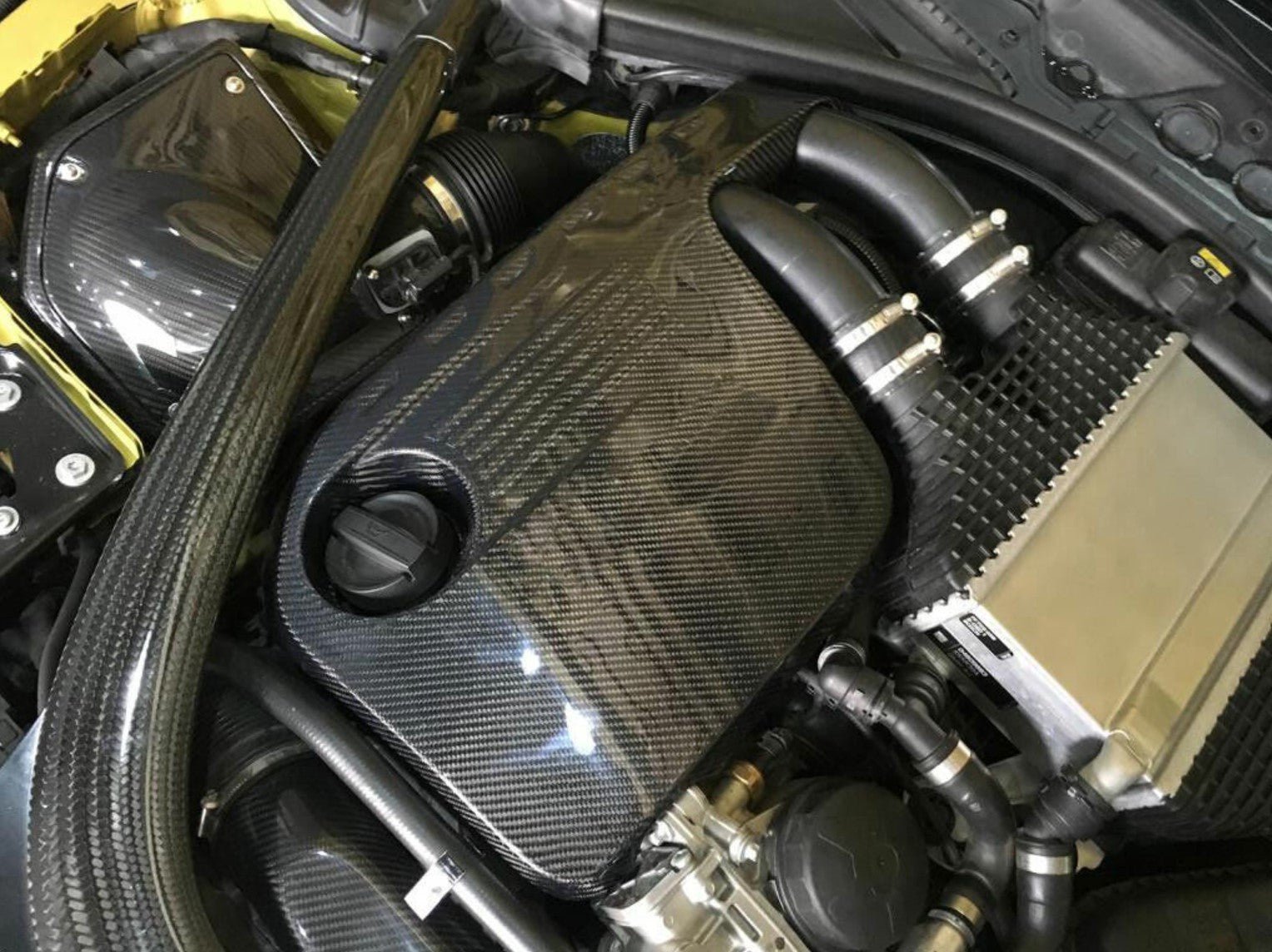 Carbon Fiber Engine Cover - BMW F80 M3 / F82 F83 M4 (2015–2020)